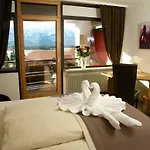 Hotell Alpengluehn 3*